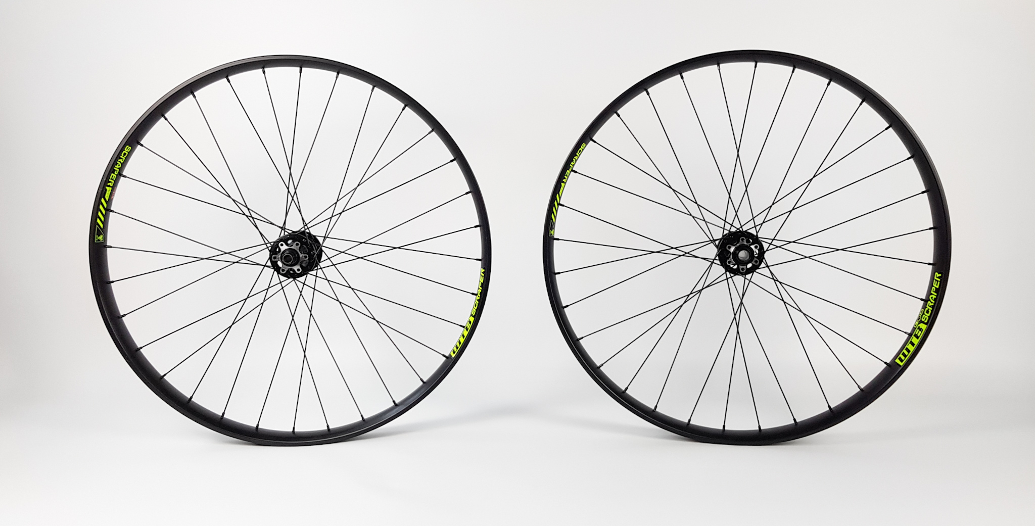 27,5" Novatec X-Light Disc / WTB Scraper i40 Laufradsatz schwarz