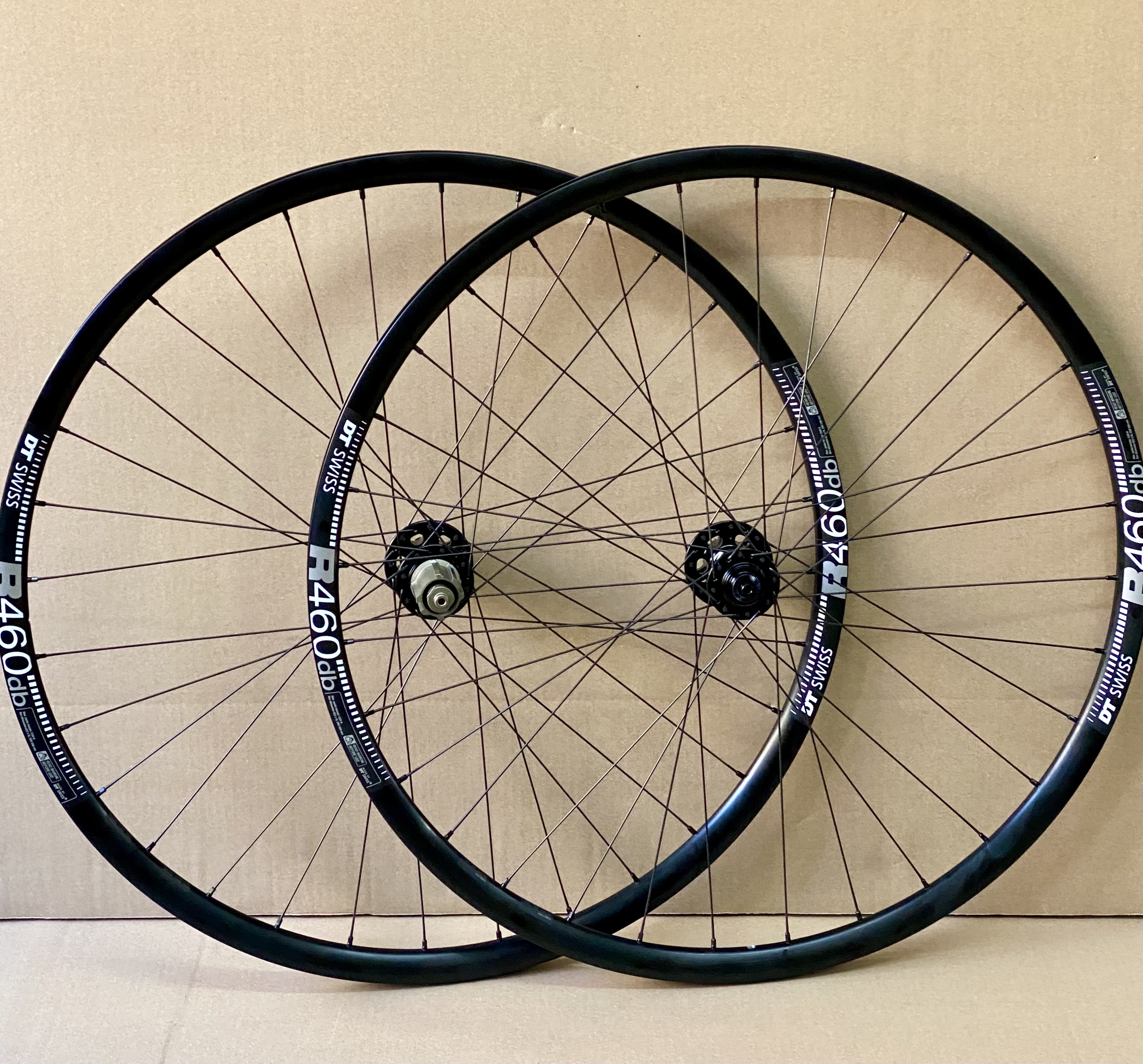 28" Novatec X-Light Disc LRS/ DT R460 /DT Revolution schwarz