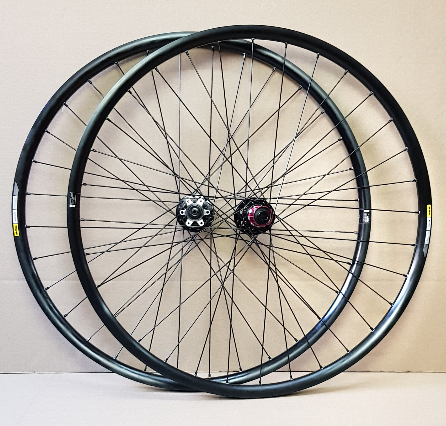 29" Novatec X-Light Disc LRS / Mavic XC 621 / DT Revolution schwarz
