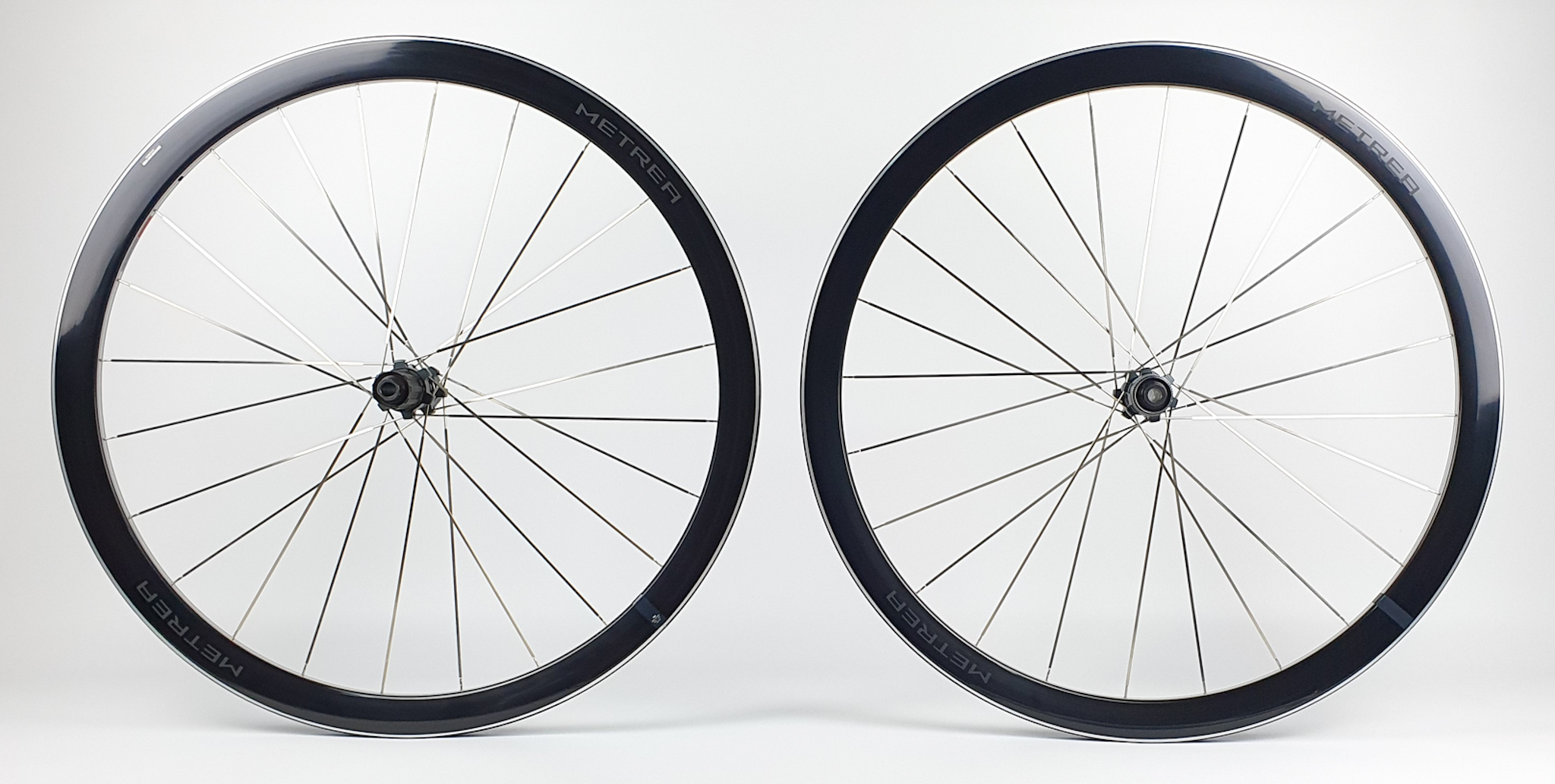 28" Shimano WH-U5000-CL-F/R12 Metrea Centerlock Laufradsatz 12x100/142mm schwarz