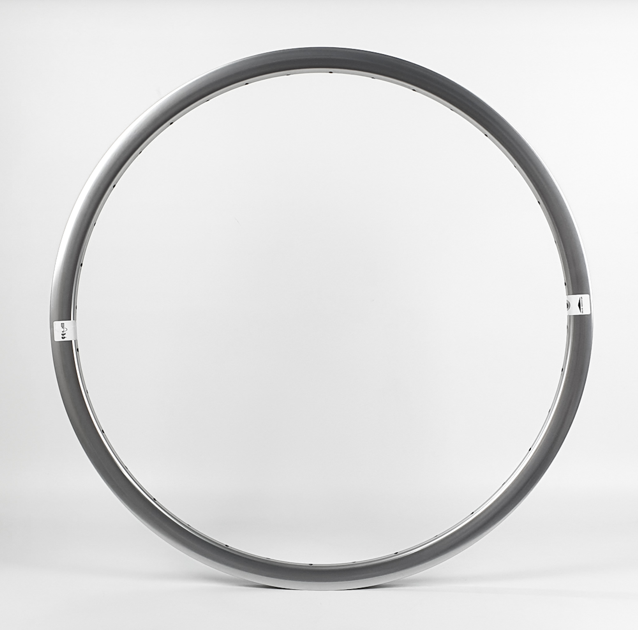 Mach 1 28" Disc 560 Felge 36L silber brushed