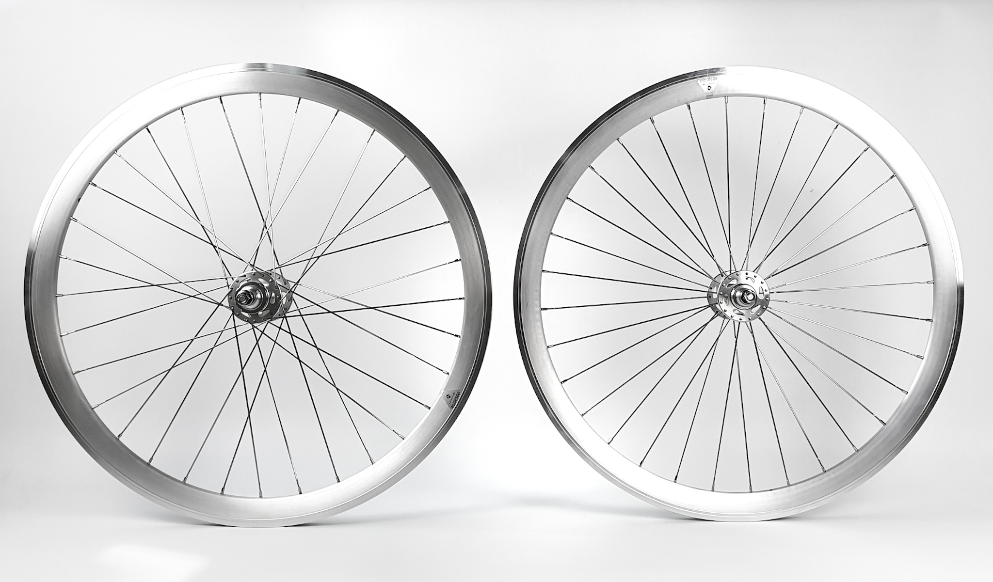 28" CNC Fix/Free Laufradsatz/M-Wave Aero silber/CN424