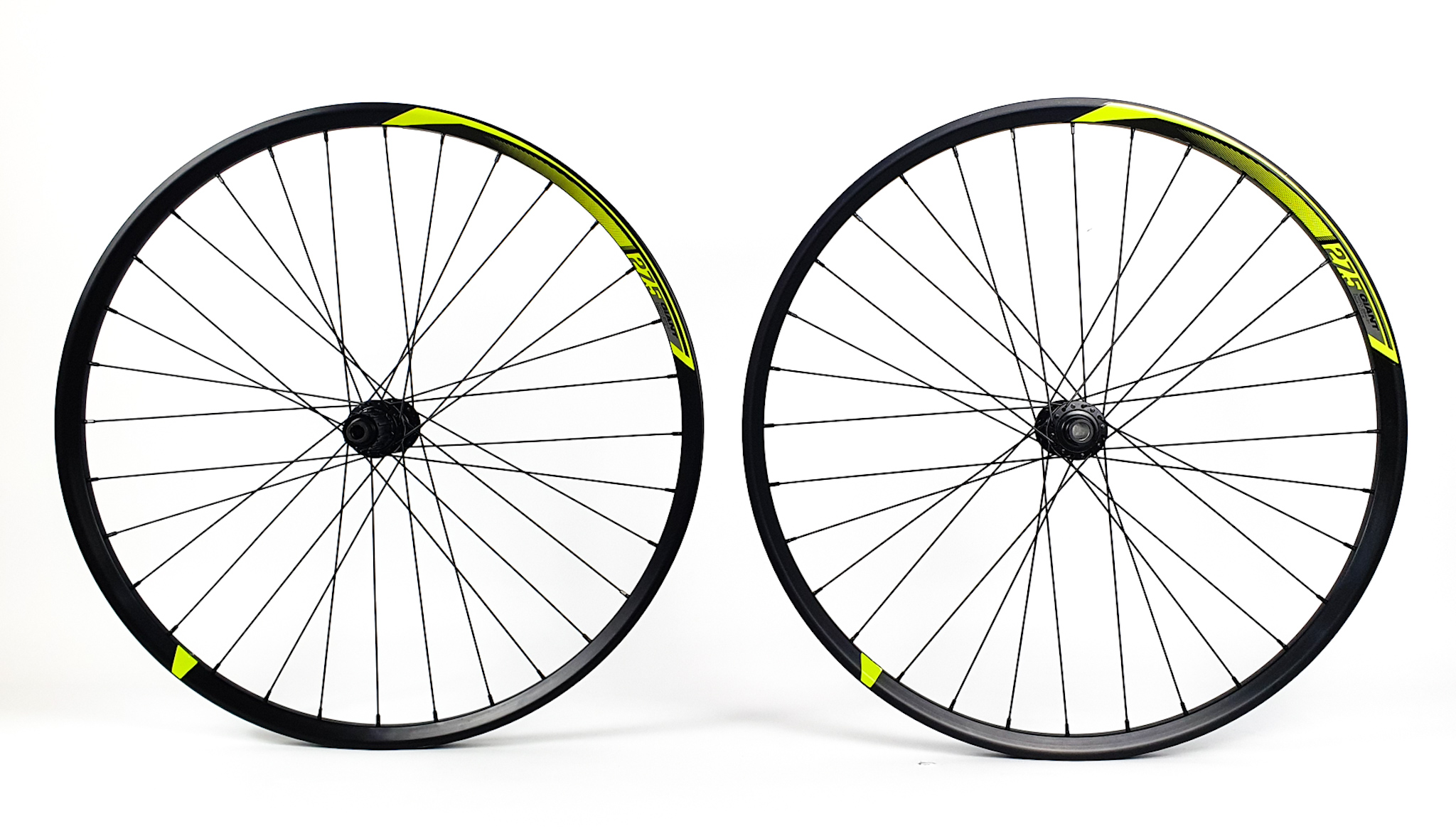 27,5" Shimano HB/FH-MT400 LRS / Giant G-XC schwarz