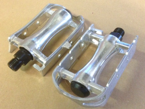 CNC Basic Rennpedale Classic silber