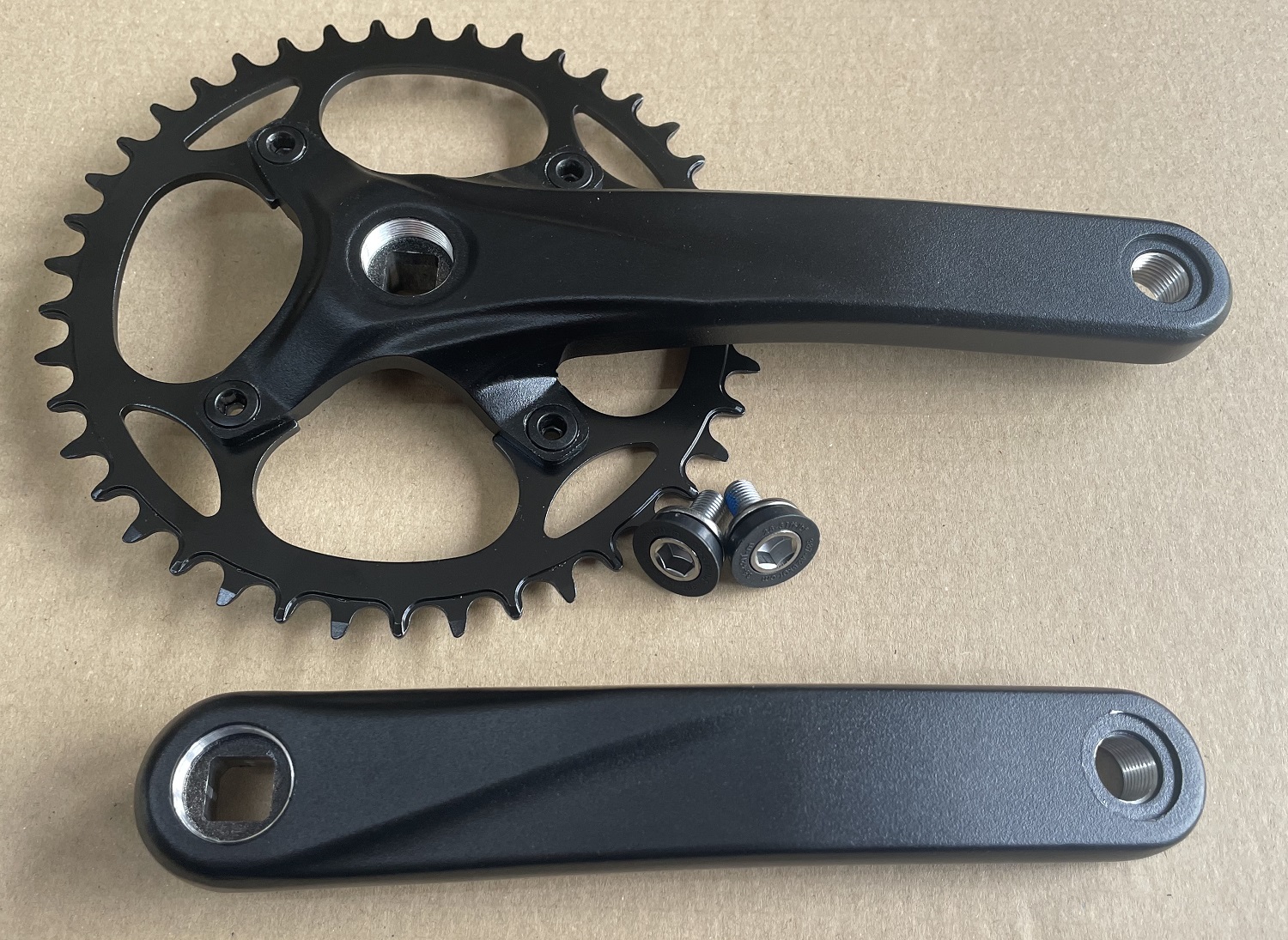 CNC Basic 1x11 Kurbel 175mm 42Z NW schwarz Vierkant