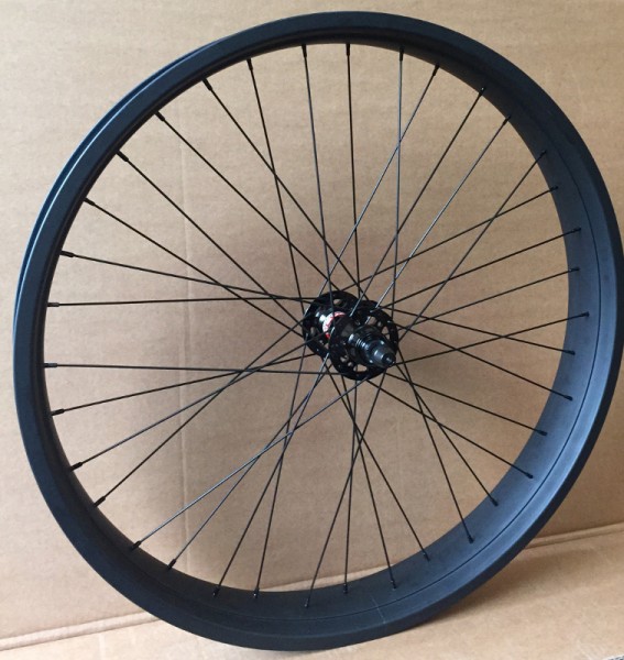 26" CNC Fatbike Laufradsatz Novatec/Fat Eight 135/170mm Disc schwarz