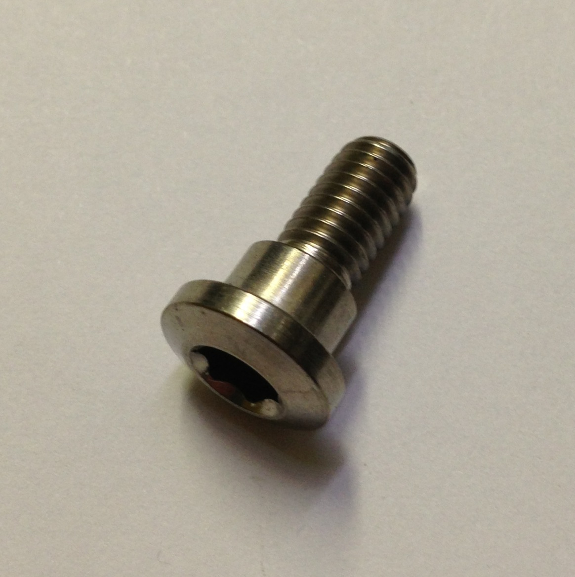 CNC Schraube für Sattelklemmbolzen Titan 6x16mm