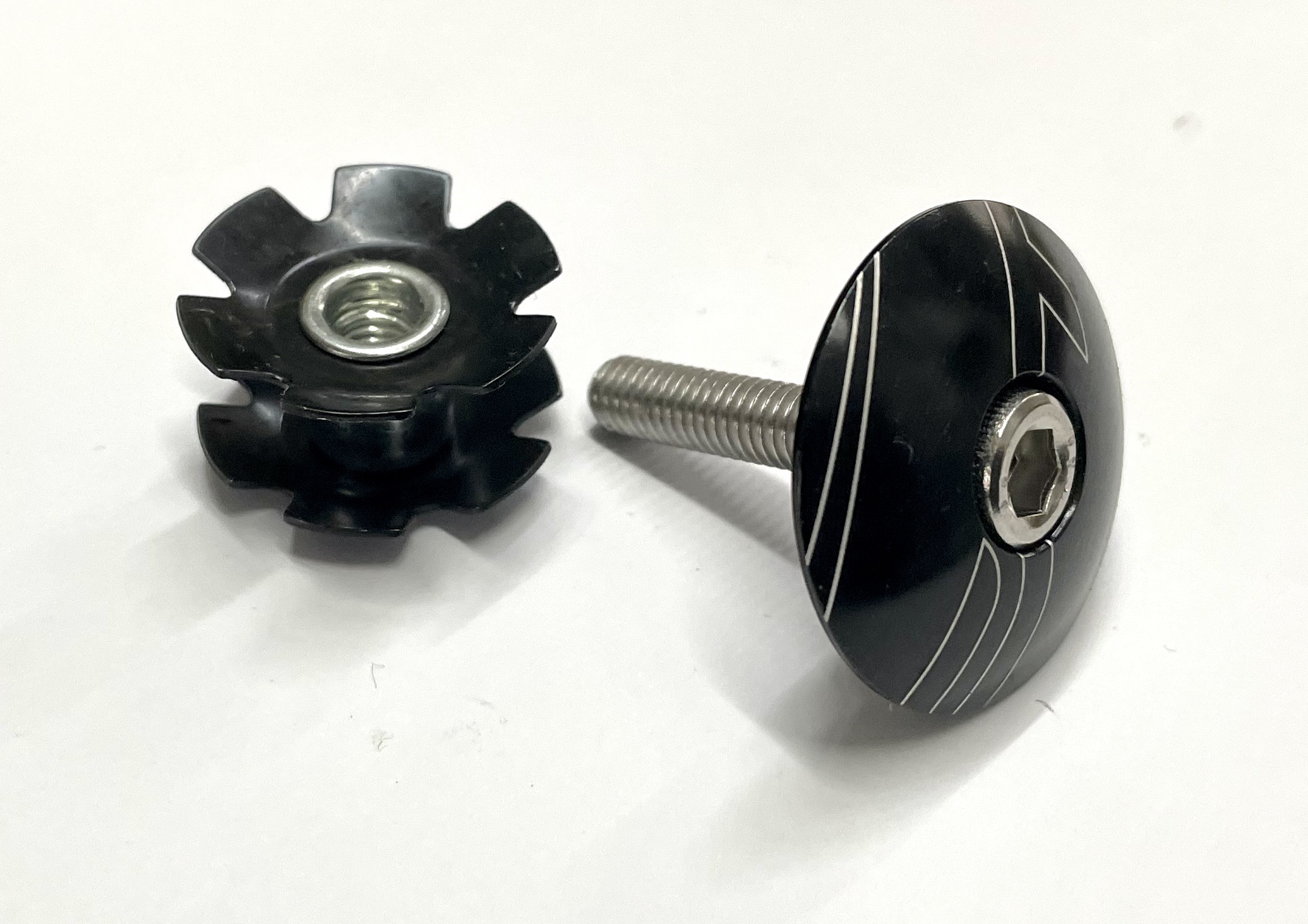 Contec Aheadkappe schwarz 1 1/8" mit Kralle