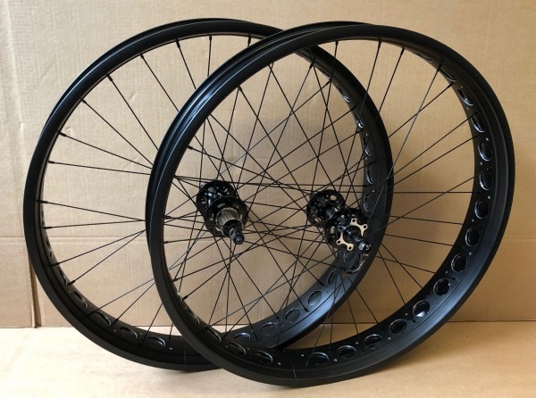 26" CNC Fatbike Laufradsatz Novatec/ninety six 135/170mm