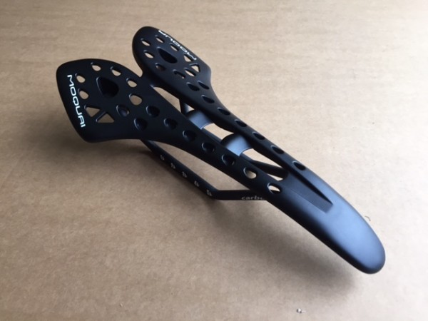 Moquai Carbon Sattel Light schwarz 84g