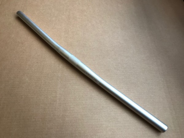M-Wave Aluminium Flatbar Lenker 25,4/620mm silber lackiert