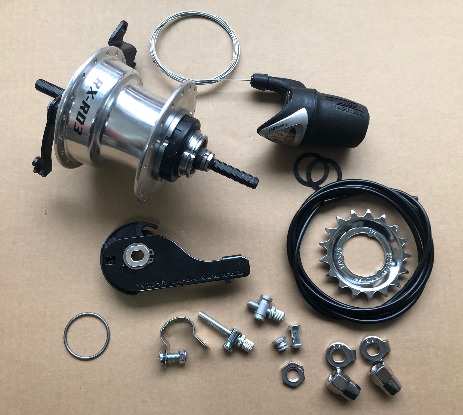 Sturmey Archer RX-RD3 3-Gang Nabe 36 Loch silber Trommelbremse inkl. Drehgriff/Zubehör